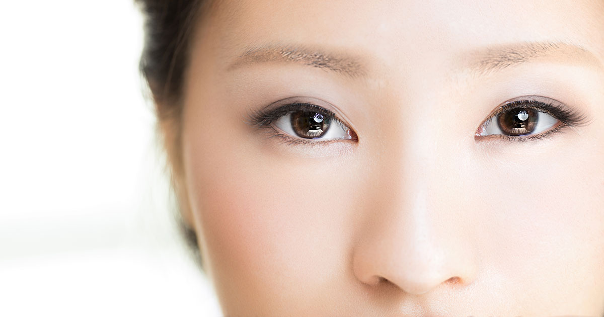 二重美容液を使うと 二重まぶたになれるのか